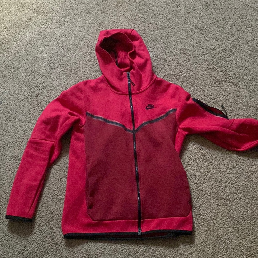 Red Nike tech
